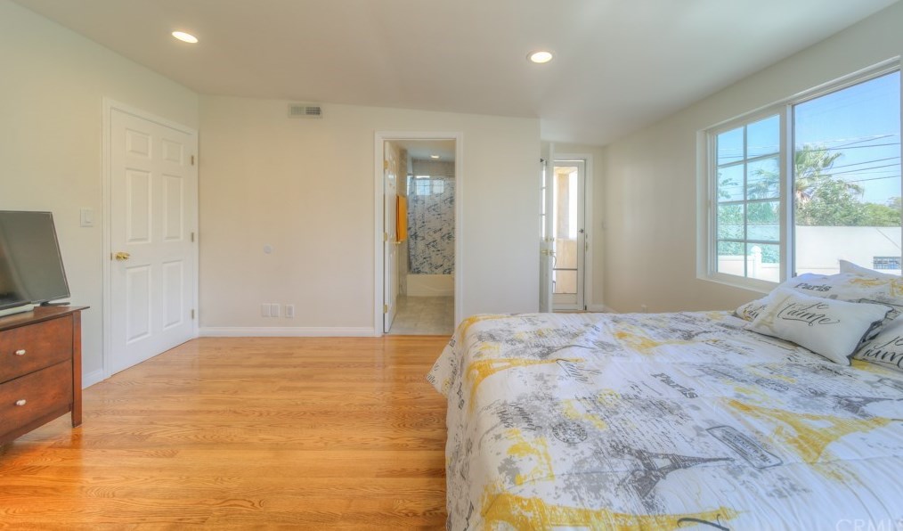 4250 York Blvd, Los Angeles CA  90065-4625 exterior