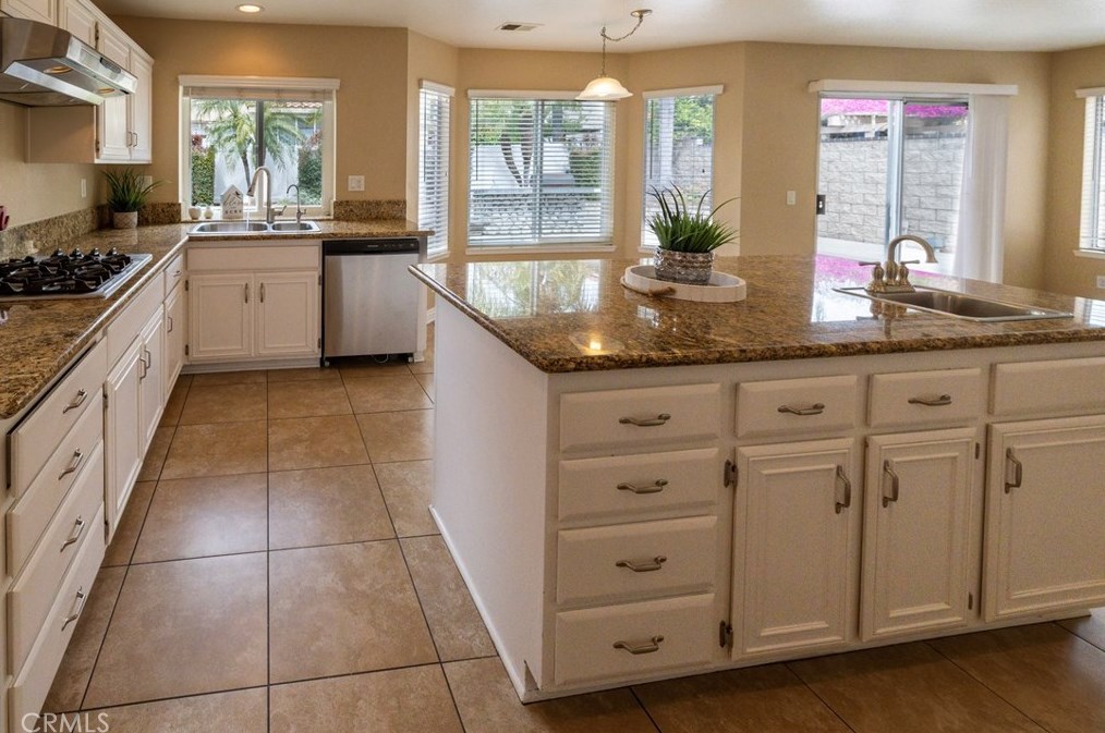 3280 S North Shore Dr, Ontario, CA 91761