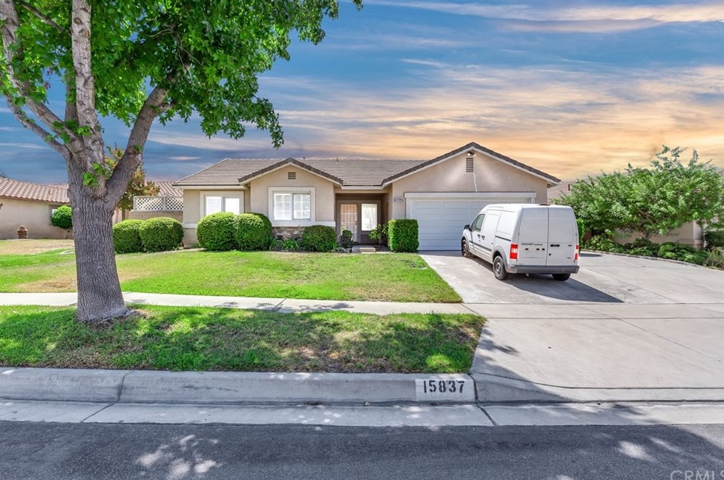 15837 Cascade Dr, Fontana, CA 92336-5041