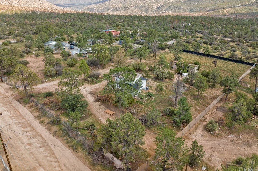 69925 Juniper Rd, Pinyon Pines, CA 92561-3516