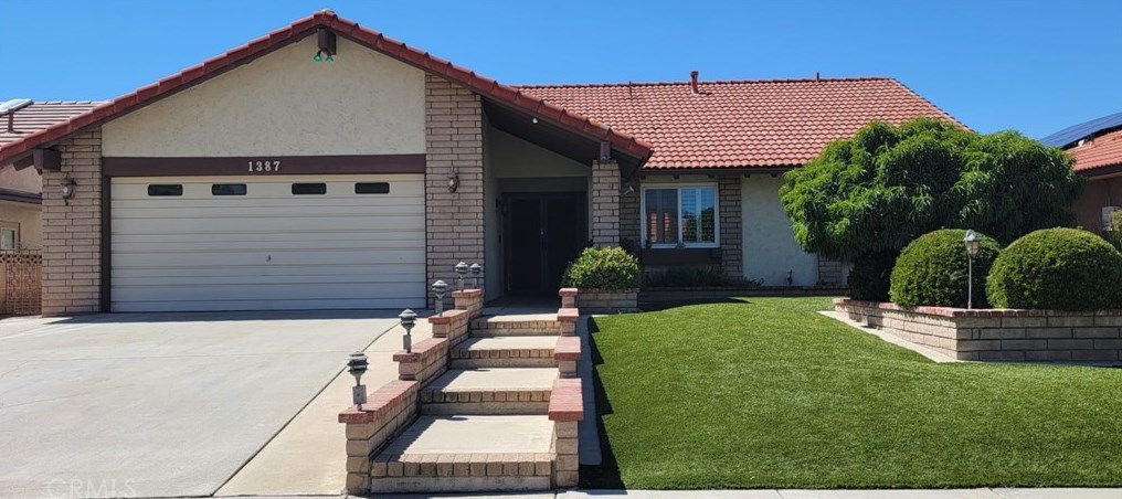 1387 Cherry Dr, Hemet, CA 92545-7755