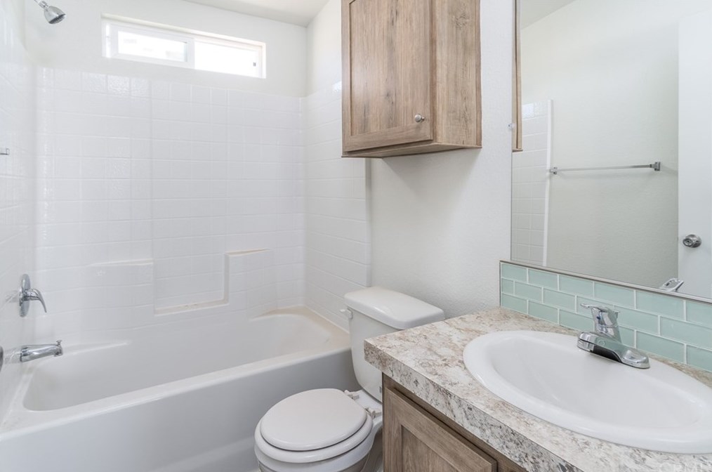 6175 La Mesa Rd, Phelan CA  92371-4651 exterior