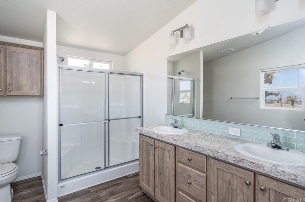 6175 La Mesa Rd, Phelan CA  92371-4651 exterior