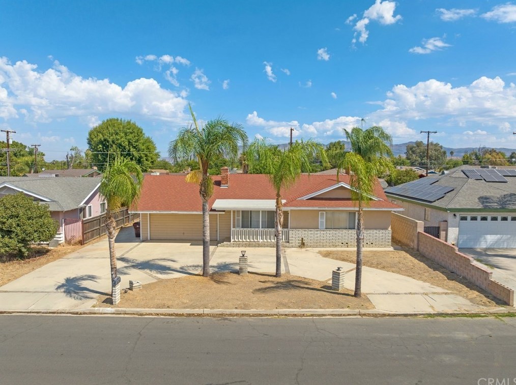 40868 Camellia Dr, Hemet, CA 92544-2410