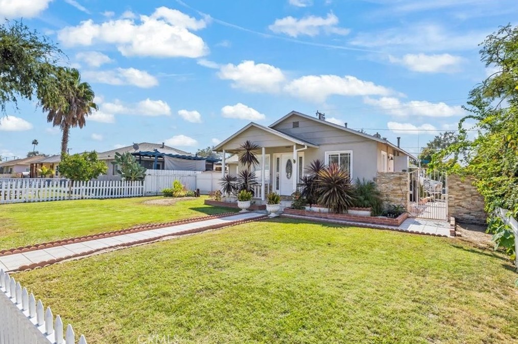 2512 W Valencia Dr, Fullerton, CA 92833