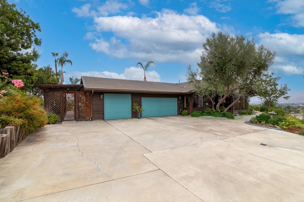 44326 Logan Dr, Hemet, CA 92544-6606