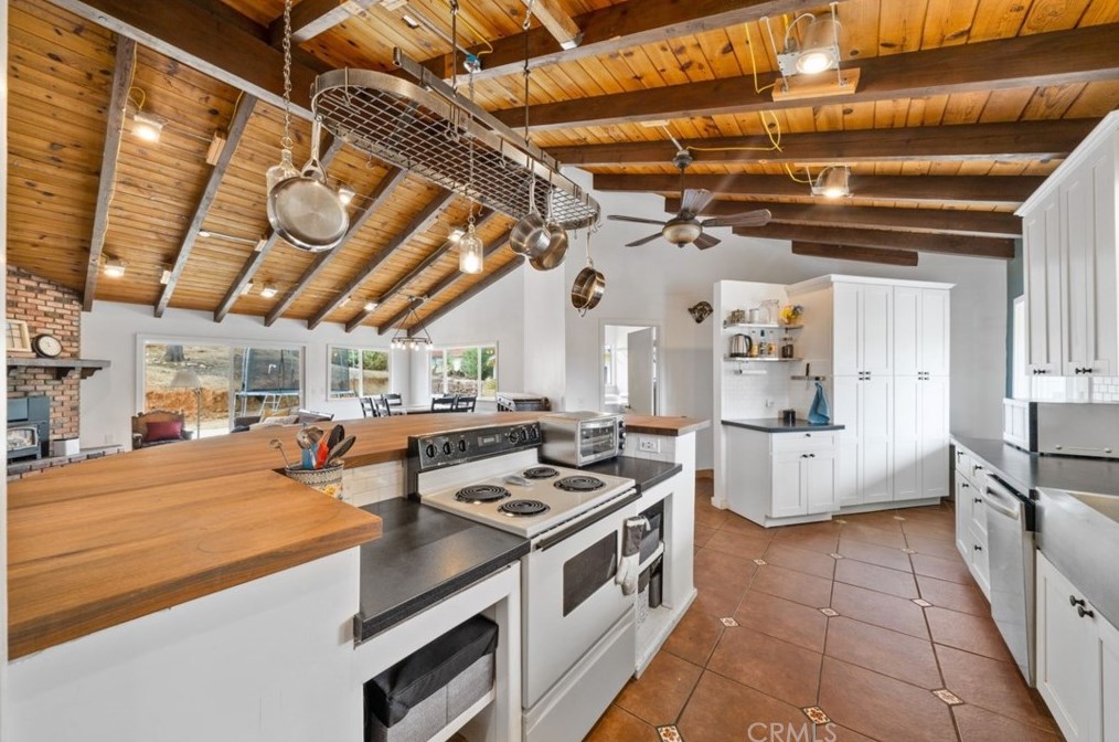 846 Pizzo Ln, Fallbrook, CA 92028-3478