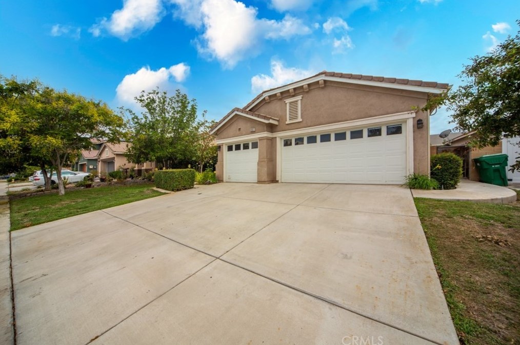 32651 Breton Dr, Winchester, CA 92596-8805