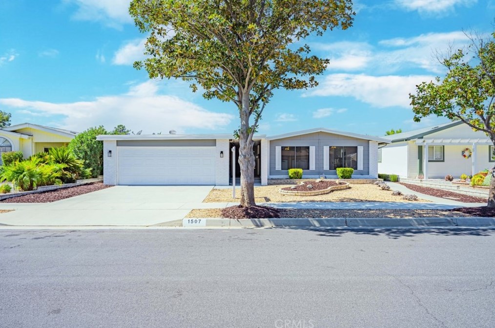 1507 Willow Leaf Dr, Hemet, CA 92545-7765