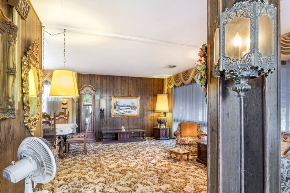 33595 Hayfield Cir, Wildomar, CA 92595