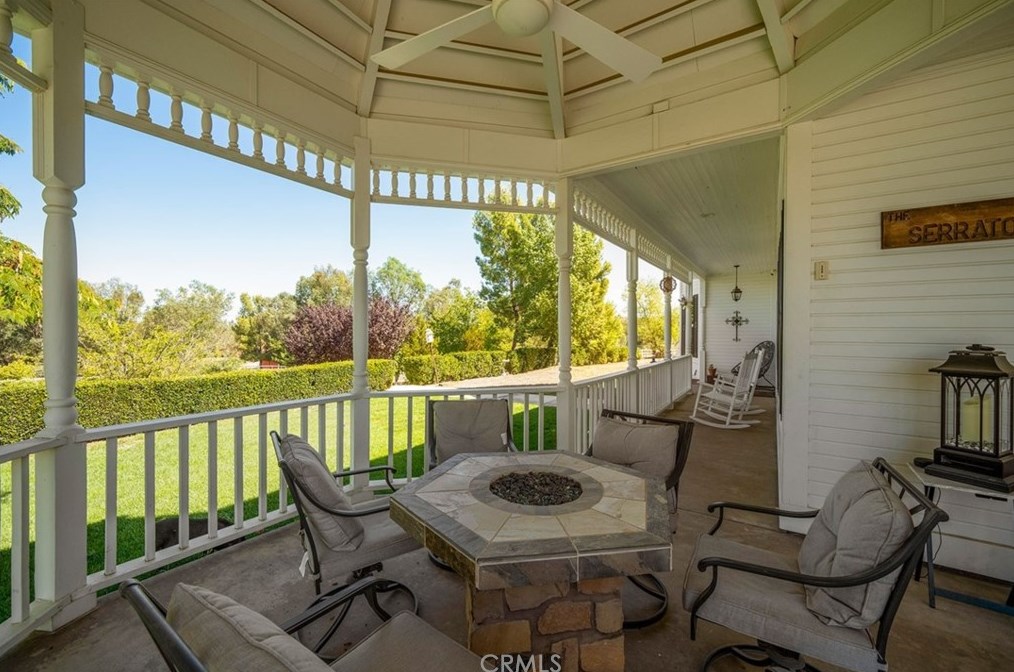 20585 Avenida Castilla, Murrieta CA  92562-9239 exterior