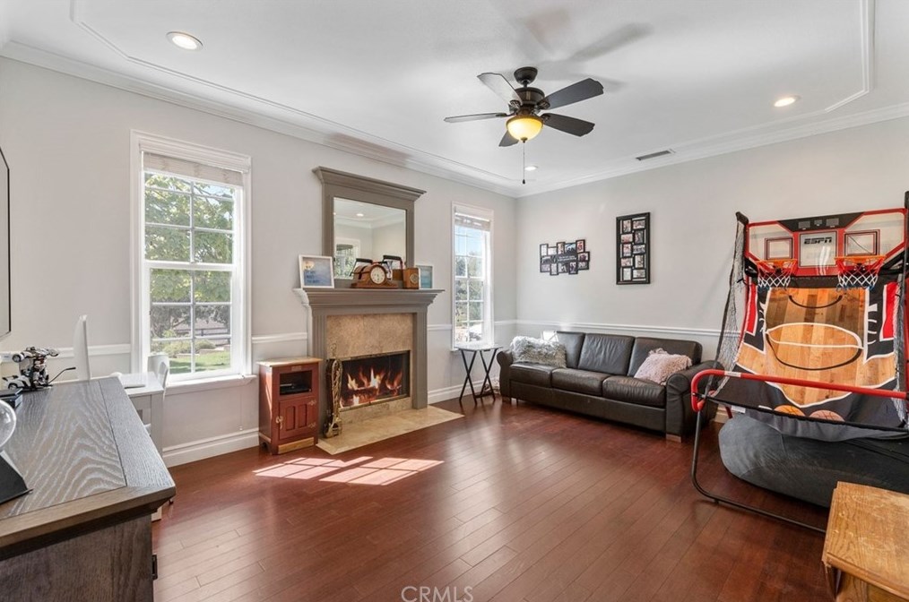 20585 Avenida Castilla, Murrieta CA  92562-9239 exterior