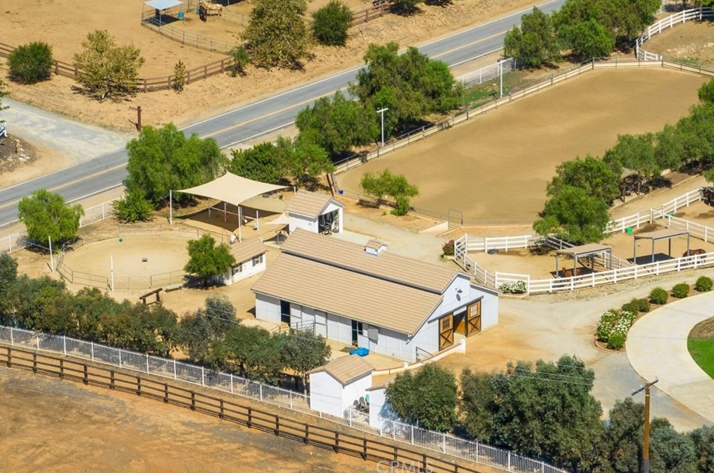 20585 Avenida Castilla, Murrieta CA  92562-9239 exterior