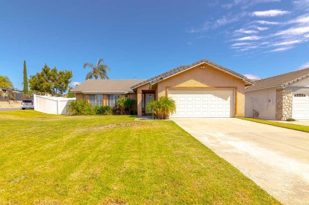 2492 W Sunrise Dr, Rialto, CA 92377