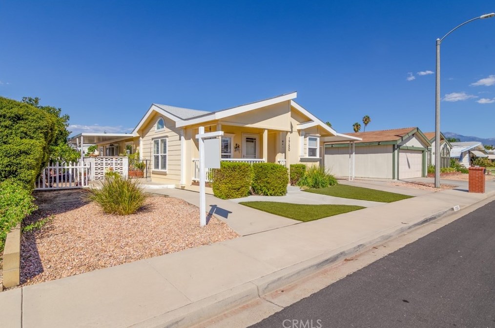 1750 San Simeon Dr, Hemet, CA 92545-6845
