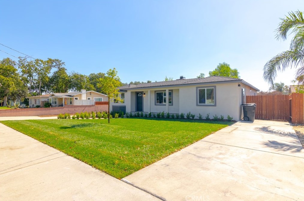 1052 E 7th St, Upland, CA 91786