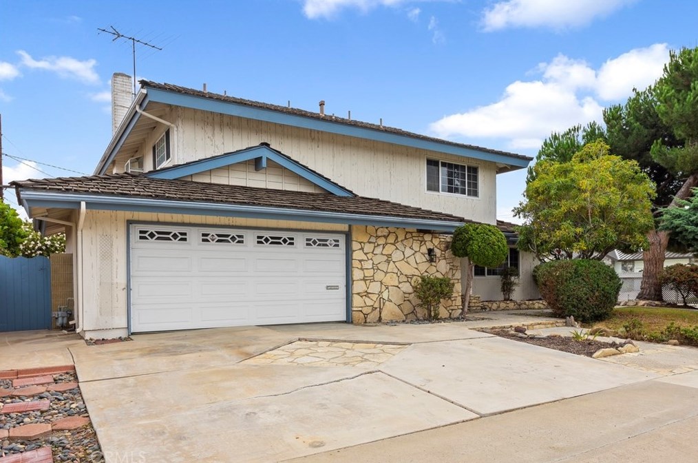 16442 Duchess Ln, Huntington Beach, CA 92647-3213
