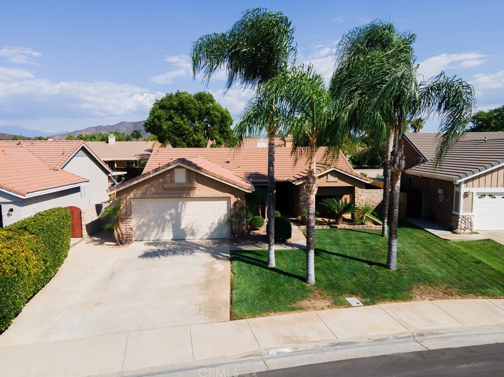 35946 Glissant Dr, Winchester, CA 92596-9134