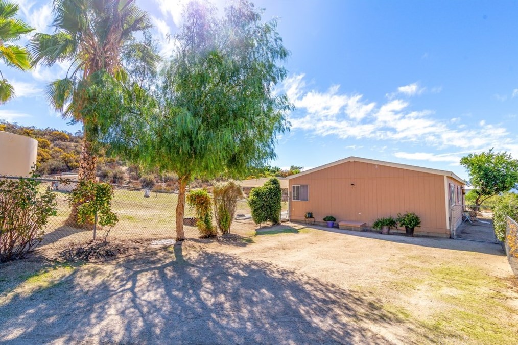 47825 Lee Trl, Aguanga CA  92536-9124 exterior
