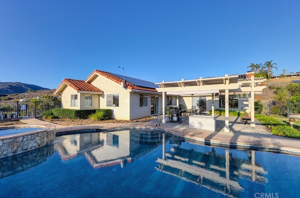 2166 Calle Corredor, Fallbrook, CA 92028-8662