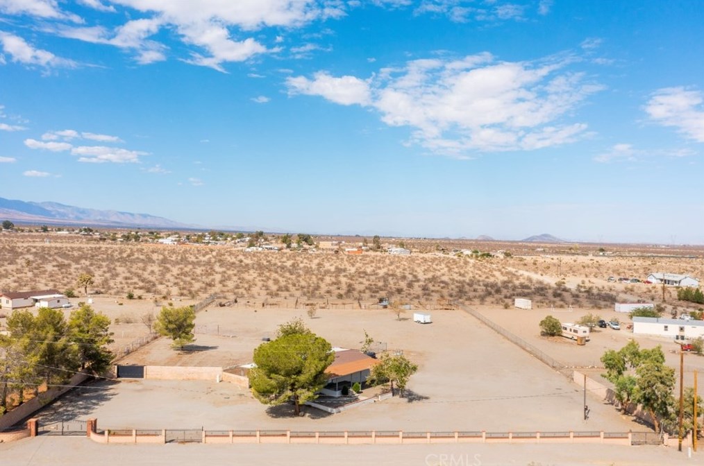 14462 Soldea Rd, Phelan, CA 92371-9128