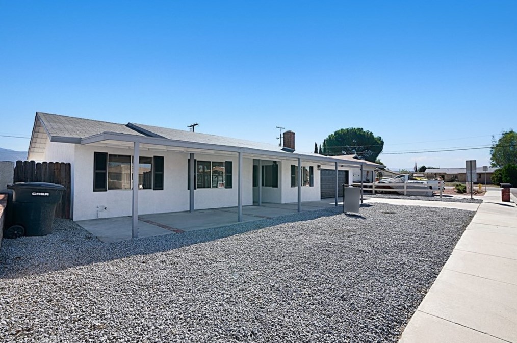 675 S Camino Los Banos, San Jacinto, CA 92583