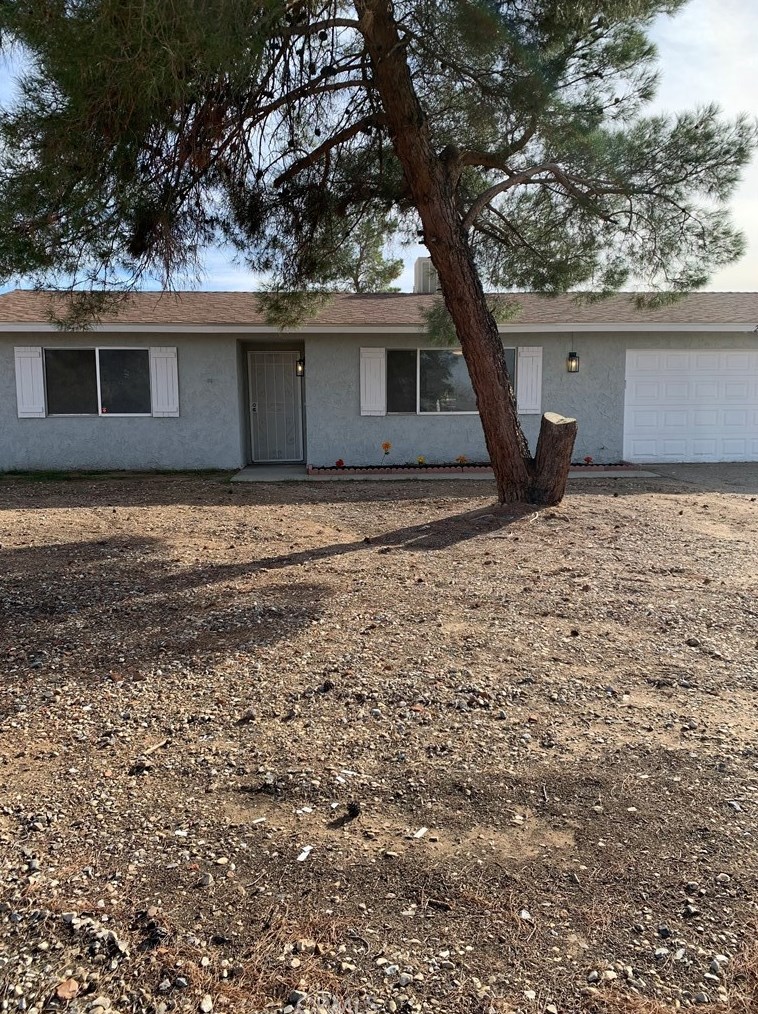 22335 Sioux Rd, Apple Valley, CA 92308-7339