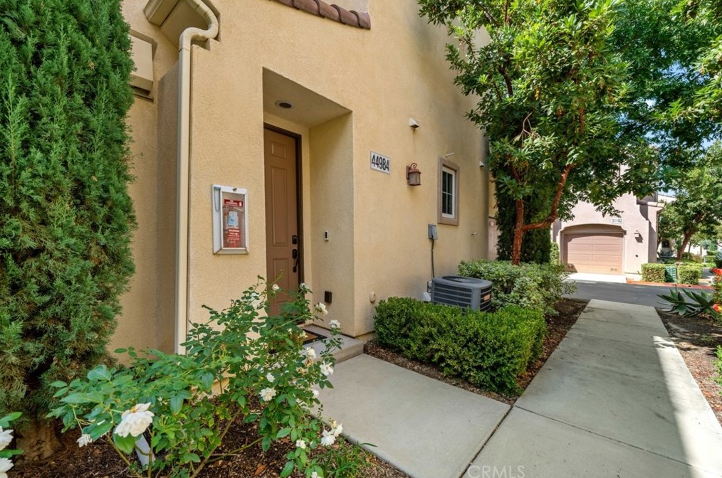 44984 Hawthorn St #208, Temecula, CA 92592