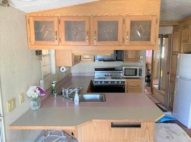 1295 S Cawston Ave #221, Hemet, CA 92545