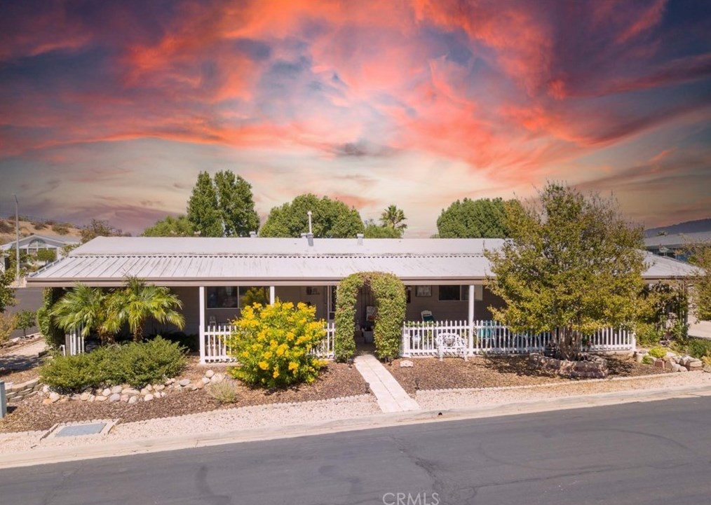 38040 Calle Confite, Murrieta, CA 92563-5635