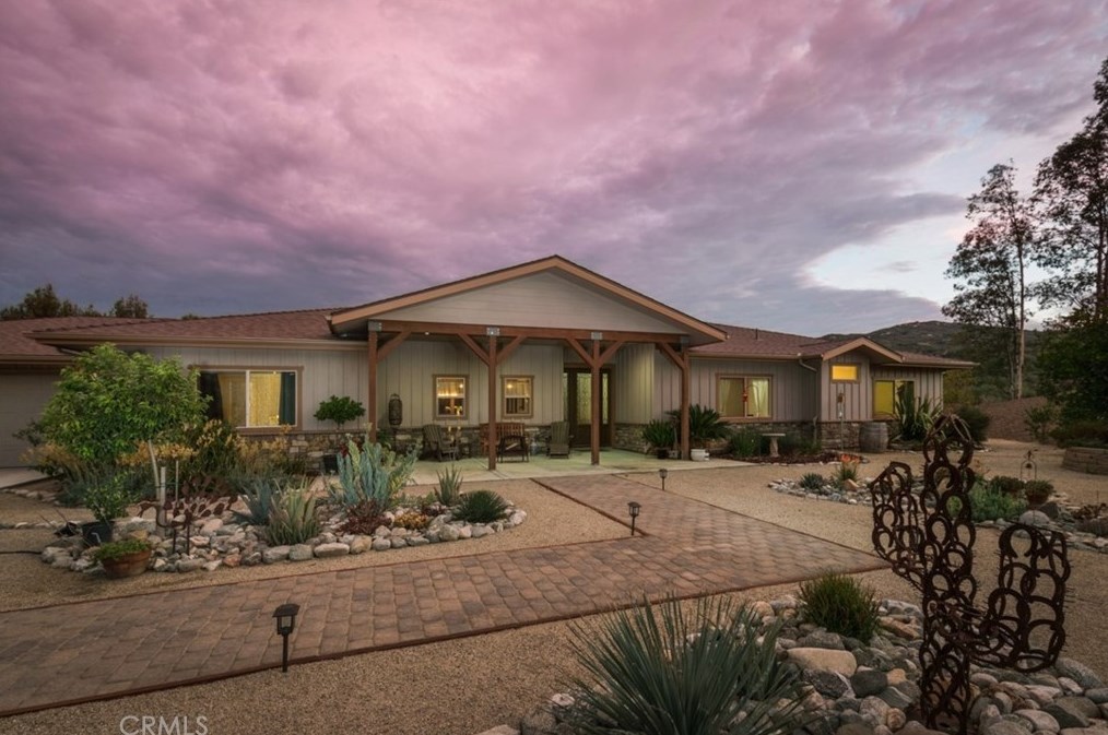 32722 Los Encinos Rd, Temecula, CA 92592-2983