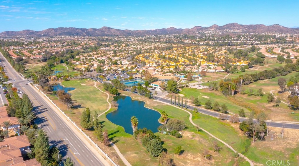 23898 Via Pamilla, Murrieta CA  92562-3587 exterior