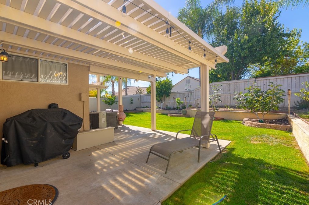 23898 Via Pamilla, Murrieta CA  92562-3587 exterior