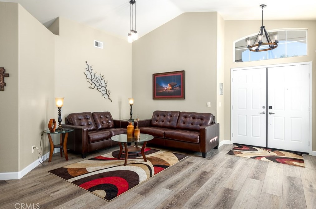 23898 Via Pamilla, Murrieta CA  92562-3587 exterior