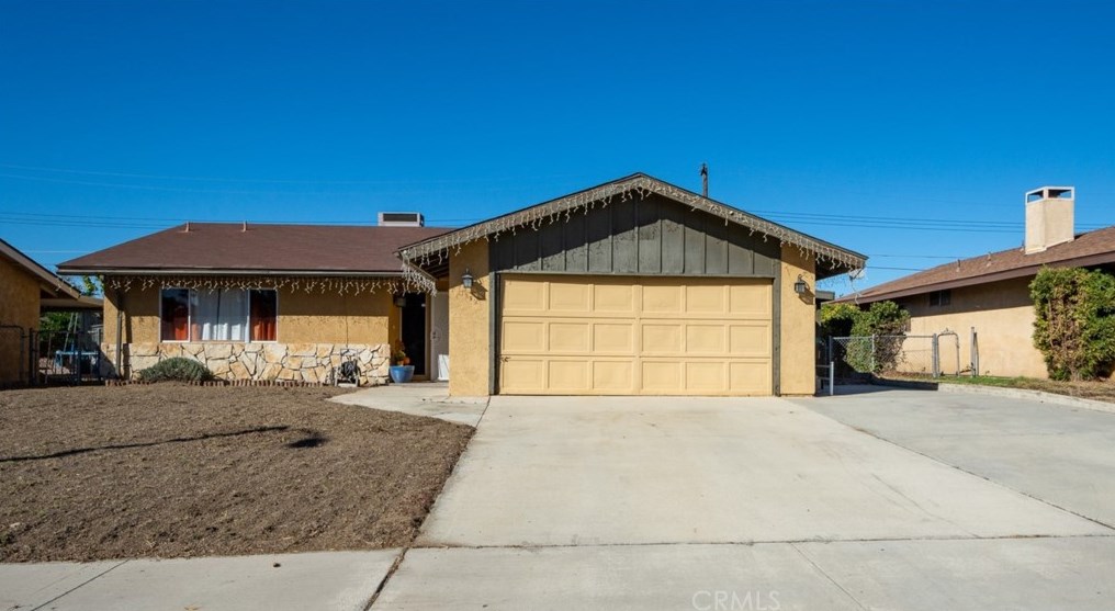 1152 Lucerne Dr, Hemet, CA 92543-8118