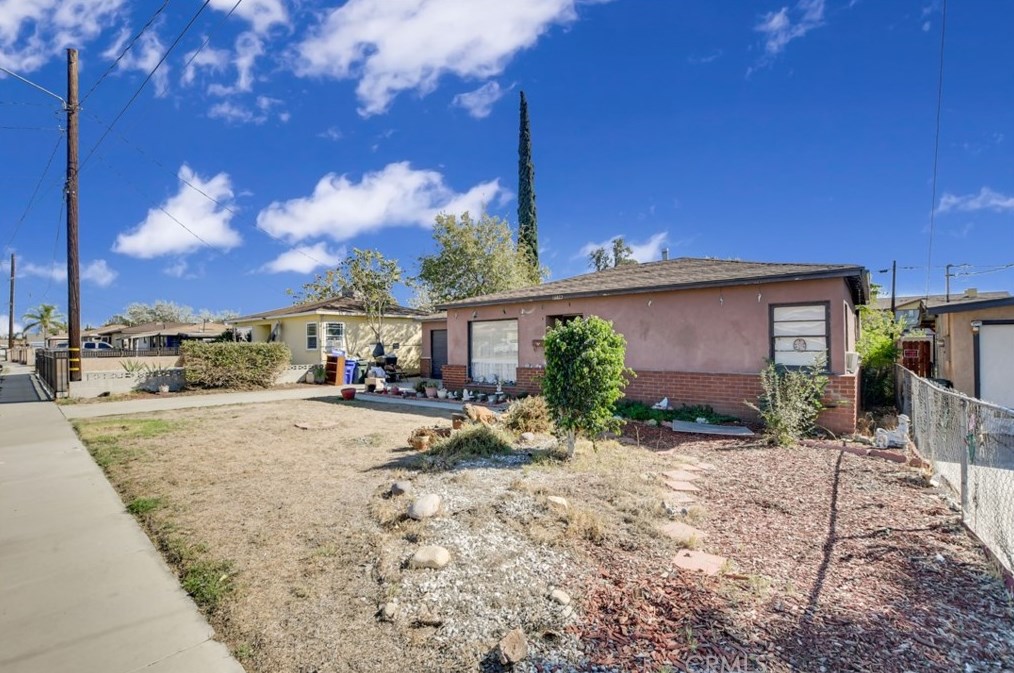 16823 Fontlee Ln, Fontana, CA 92335