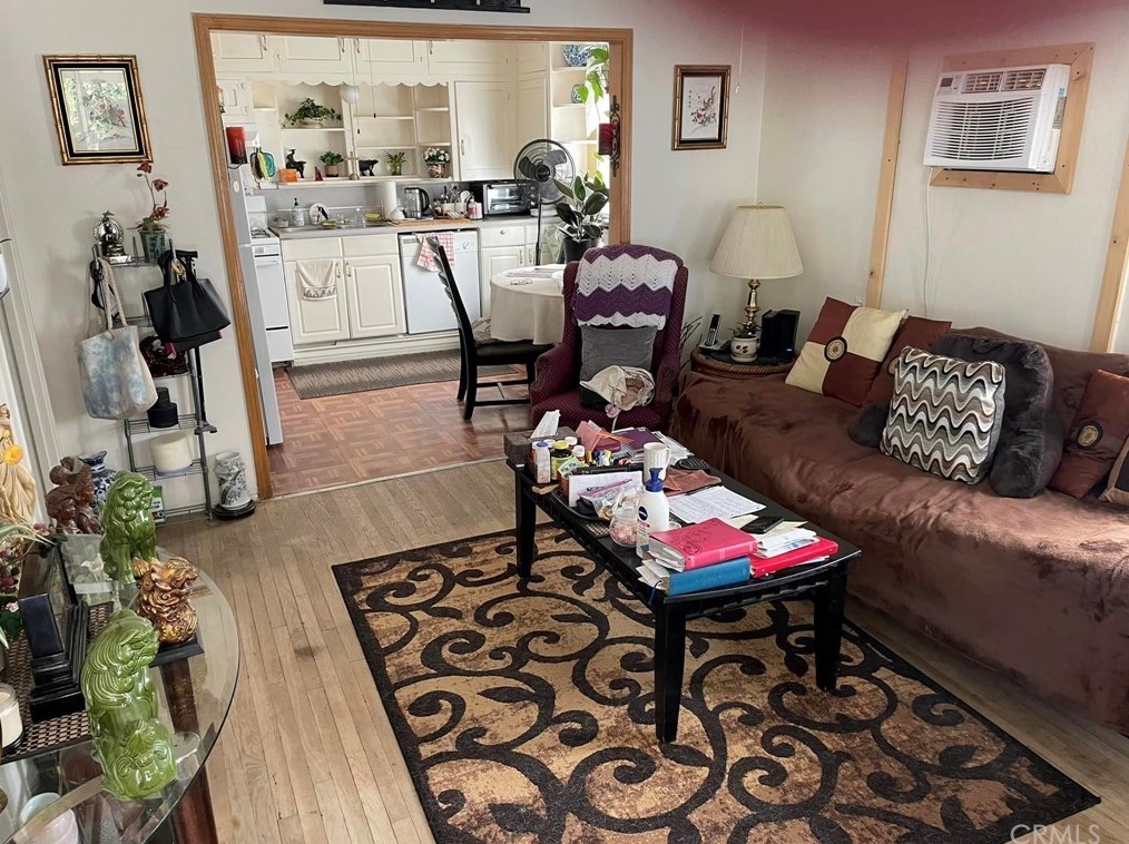 240 Alessandro St, Hemet, CA 92543-4104
