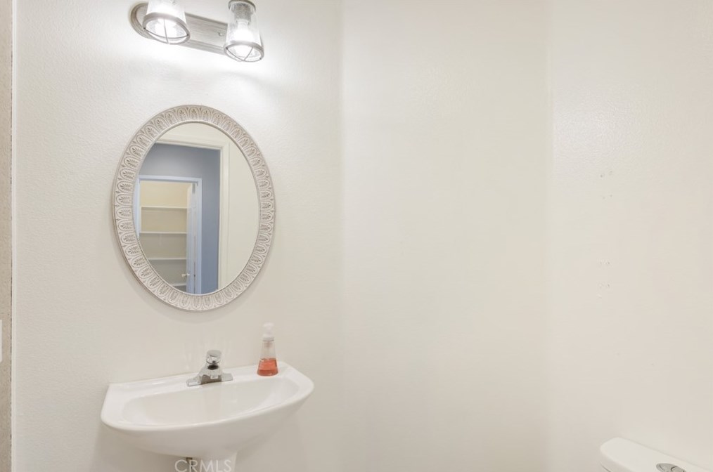 32358 Gardenvail Dr, Temecula CA  92592-1863 exterior