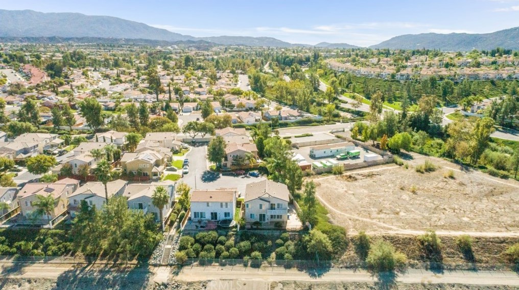 32358 Gardenvail Dr, Temecula CA  92592-1863 exterior