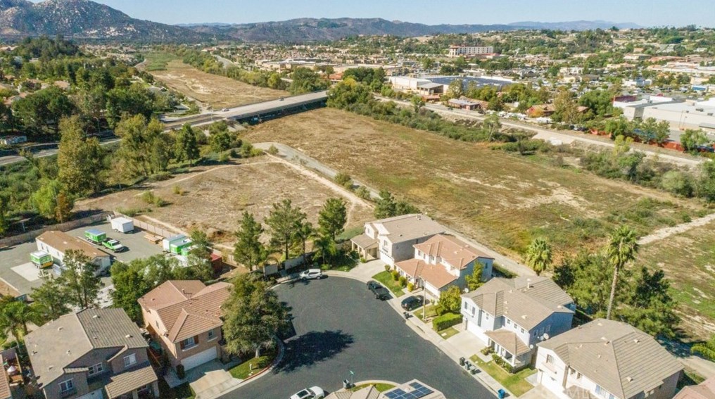 32358 Gardenvail Dr, Temecula CA  92592-1863 exterior