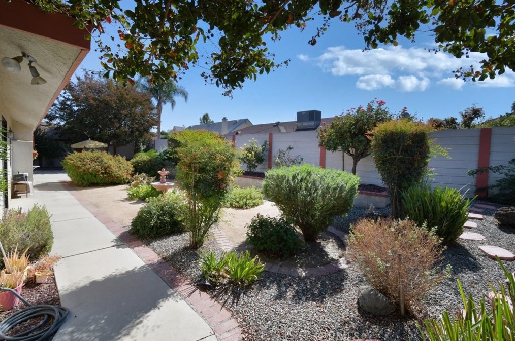 4437 Brighton Ct, Hemet, CA 92544-1875