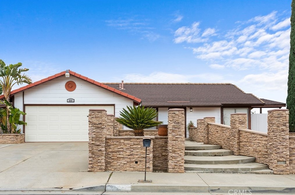 233 Southshore Dr, Lake Elsinore, CA 92530