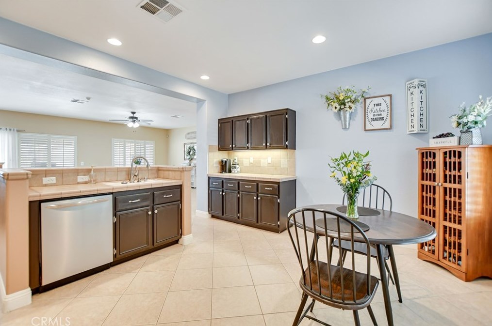 1154 Calderon Ct, Banning CA  92220-6123 exterior