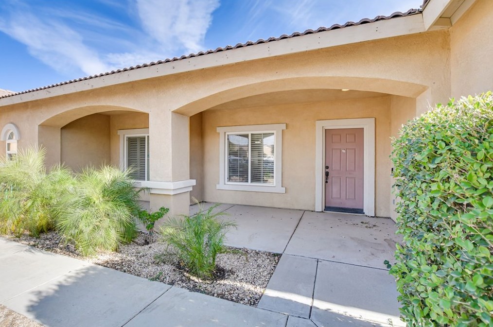 1154 Calderon Ct, Banning CA  92220-6123 exterior