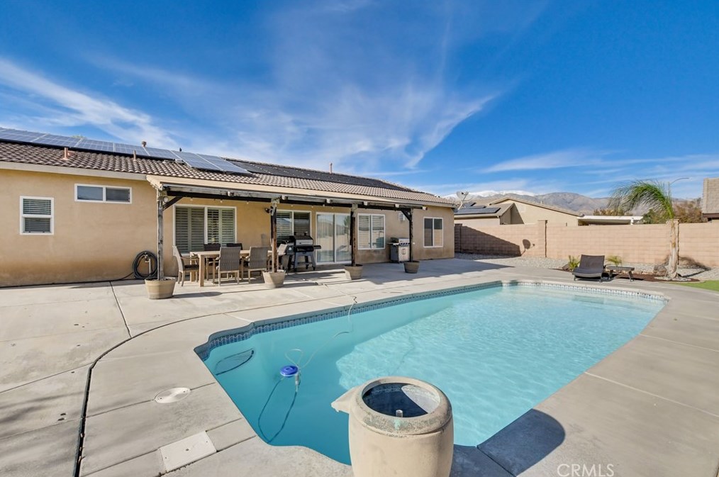 1154 Calderon Ct, Banning CA  92220-6123 exterior