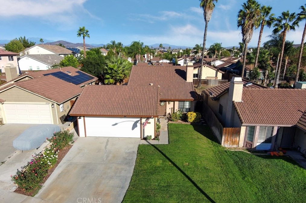 37758 Cresta Del Reyo, Murrieta CA  92563-6708 exterior