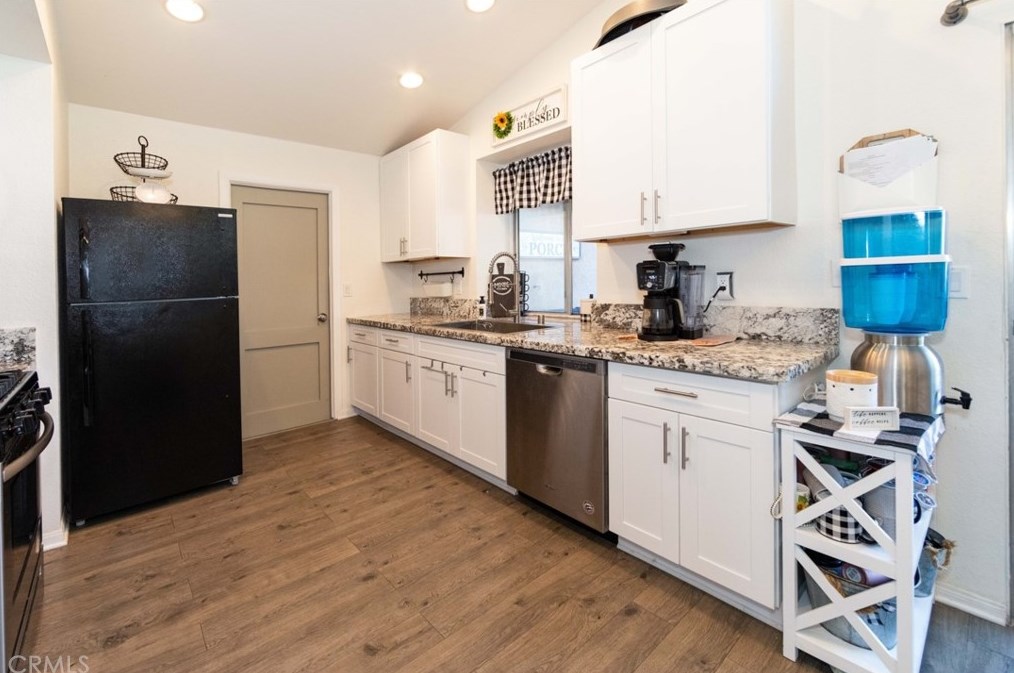 37758 Cresta Del Reyo, Murrieta CA  92563-6708 exterior