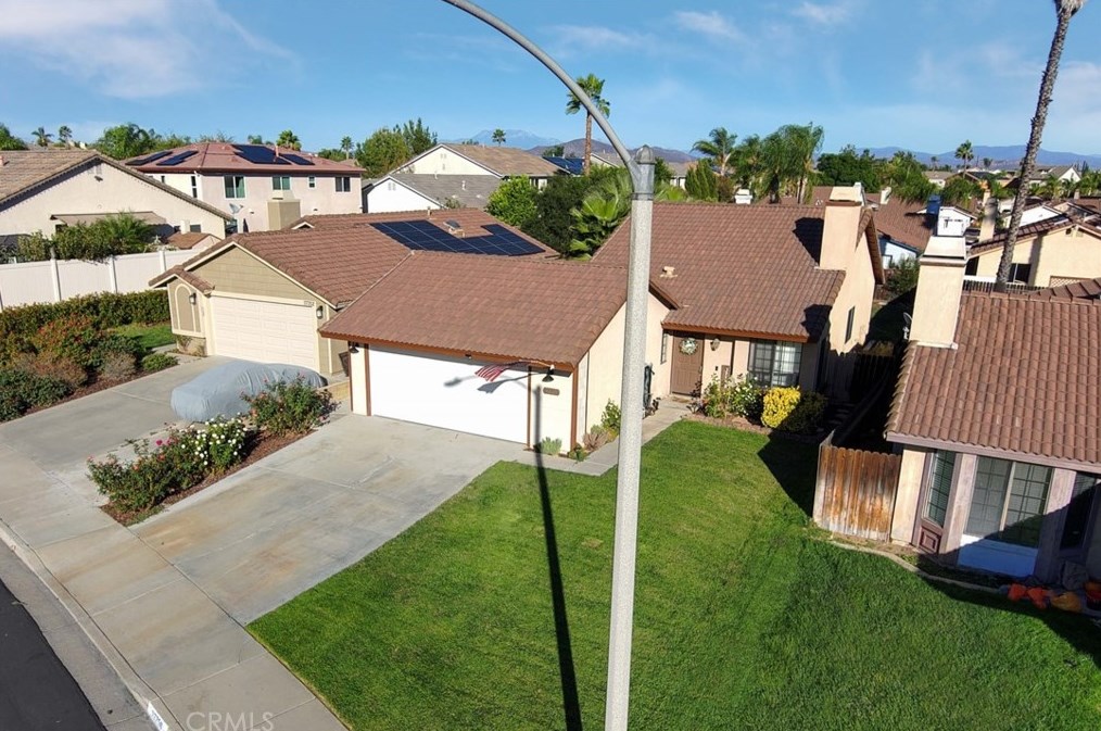 37758 Cresta Del Reyo, Murrieta CA  92563-6708 exterior