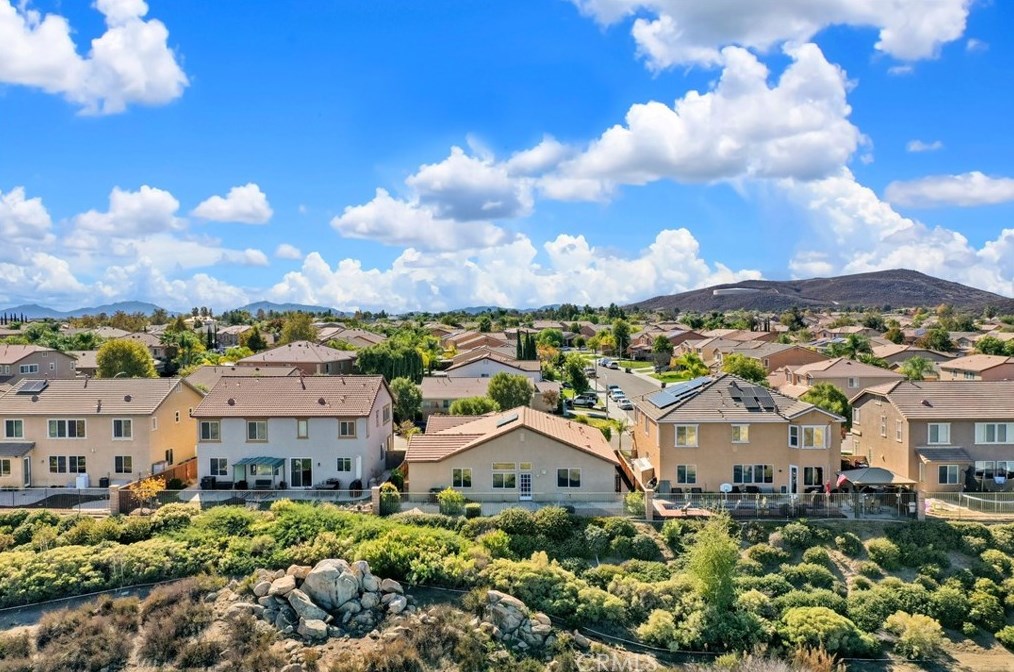 31890 Serrento Dr, Murrieta, CA 92563-3237