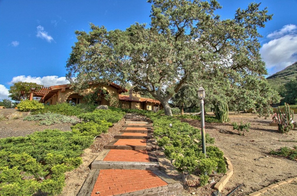 42626 De Luz Rd, Temecula, CA 92590-4929